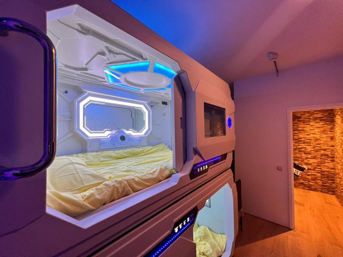 Recharge Hostel ロッテルダム エクステリア 写真