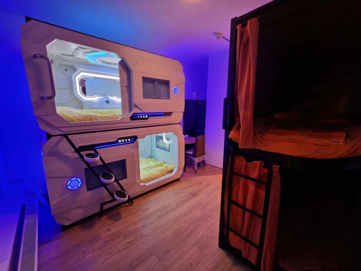 Recharge Hostel ロッテルダム エクステリア 写真